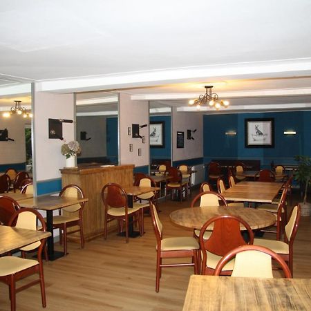 Gite Le Dauphin Saint-Pierre-des-Nids Exterior foto