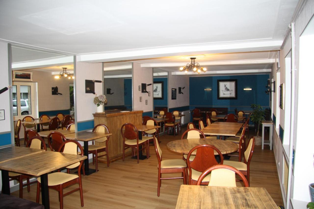 Gite Le Dauphin Saint-Pierre-des-Nids Exterior foto