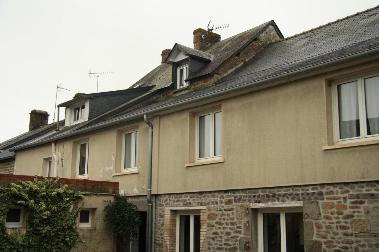 Gite Le Dauphin Saint-Pierre-des-Nids Exterior foto